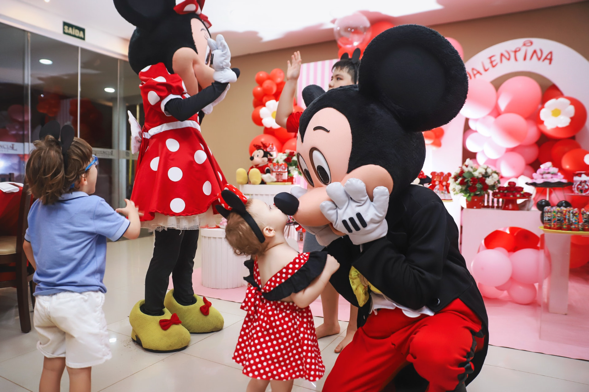 Mickey e Minnie na recreação infantil de festa em Uberlândia